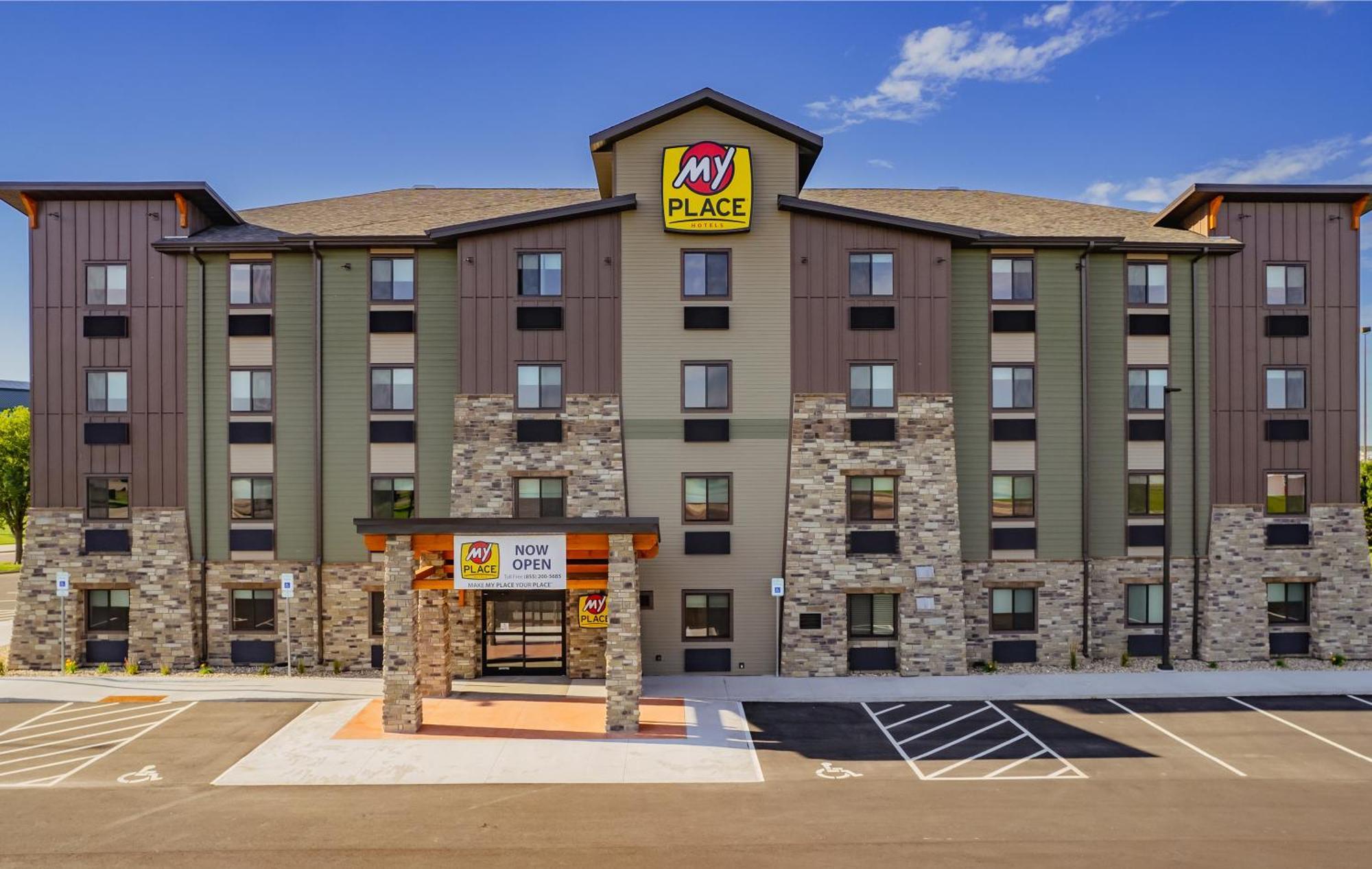 My Place Hotel-Mitchell Sd Екстериор снимка