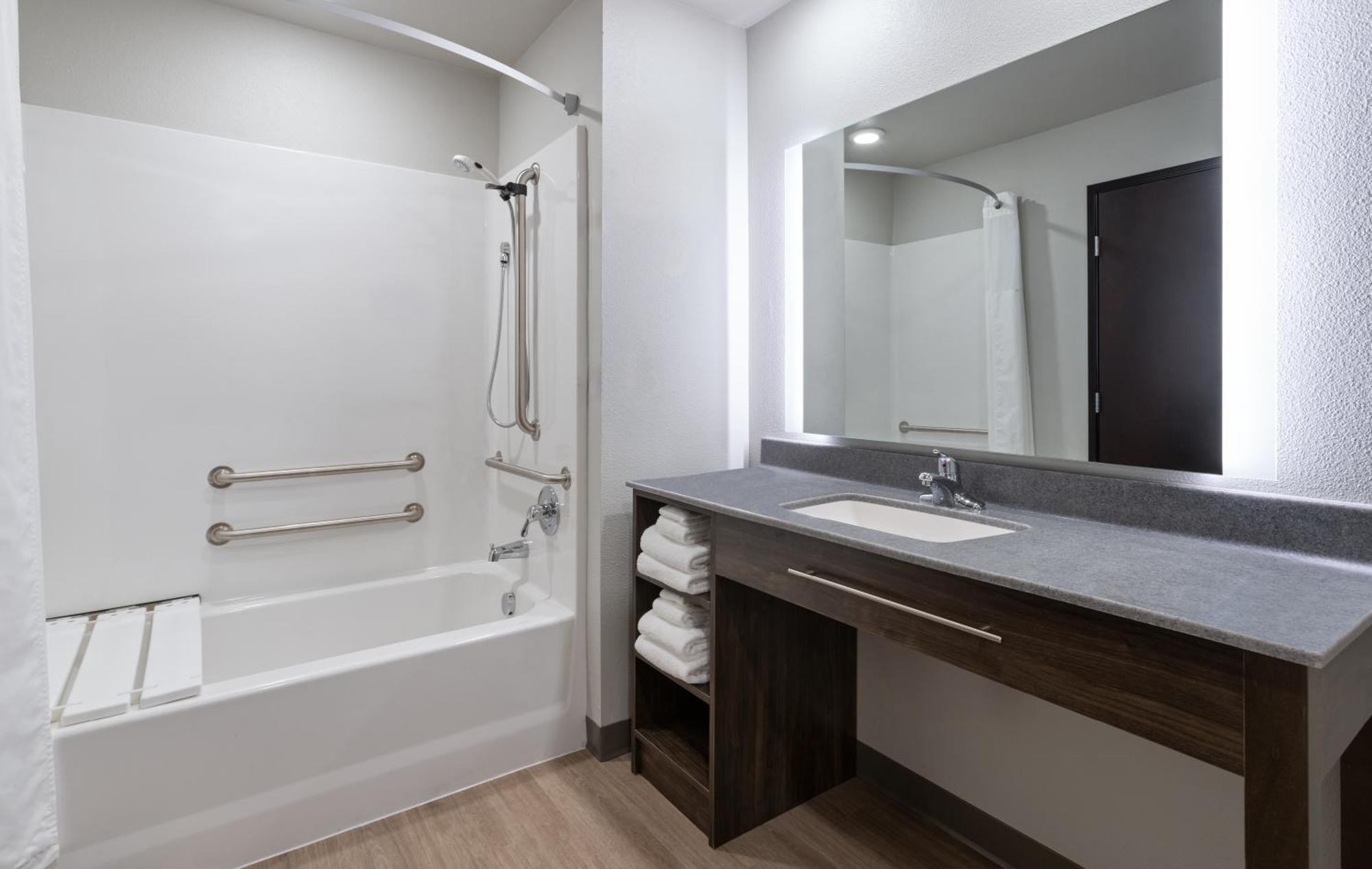 My Place Hotel-Mitchell Sd Екстериор снимка