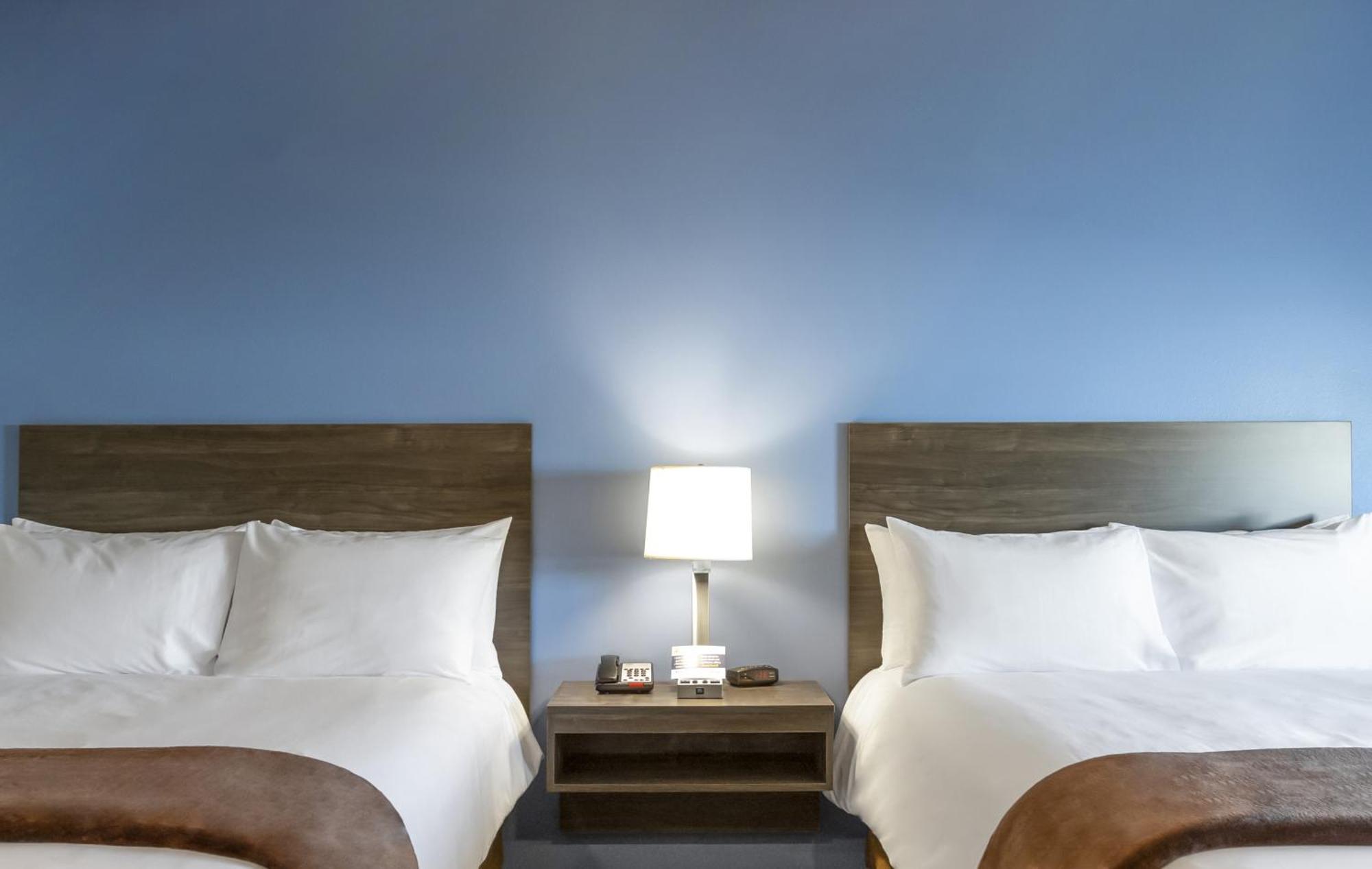 My Place Hotel-Mitchell Sd Екстериор снимка